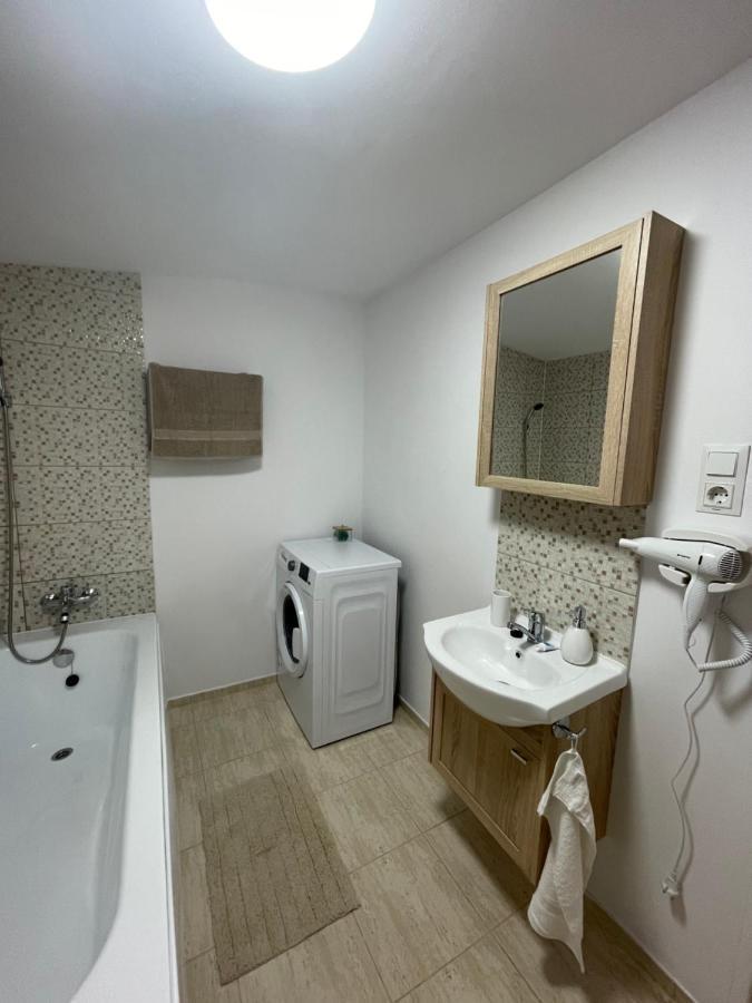 Jokai Apartments Nr7, Code Entry Sfântu-Gheorghe Exteriör bild